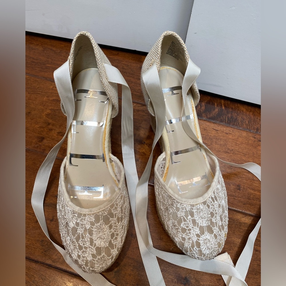 ELLE Cream color wedges